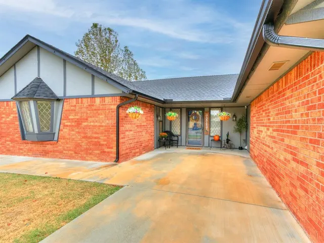 Photo 3 — 404 Ember Glow, Moore, OK 73160
