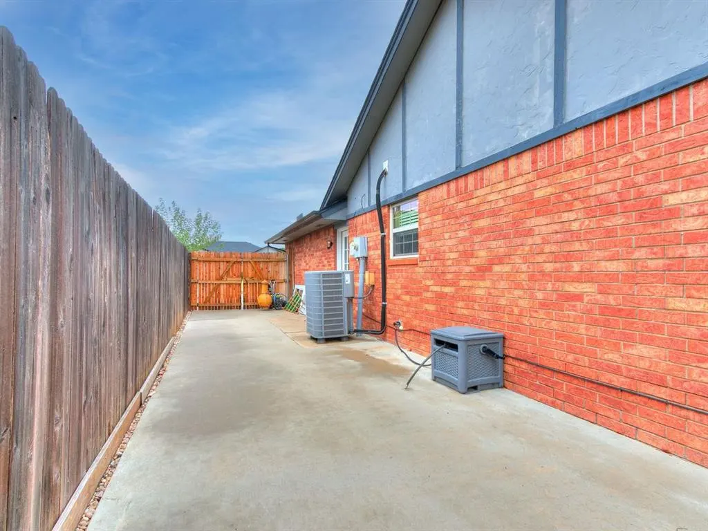 Photo 41 — 404 Ember Glow, Moore, OK 73160