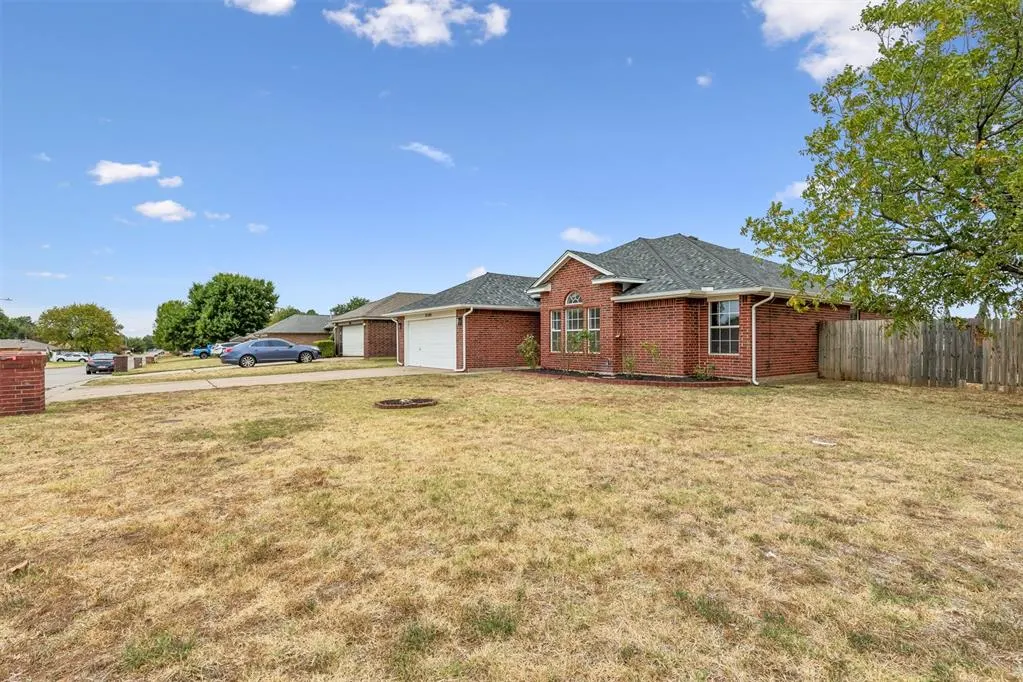 Photo 4 — 8509 Curtis Terrace, Oklahoma City, OK 73132