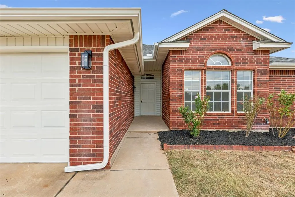 Photo 5 — 8509 Curtis Terrace, Oklahoma City, OK 73132
