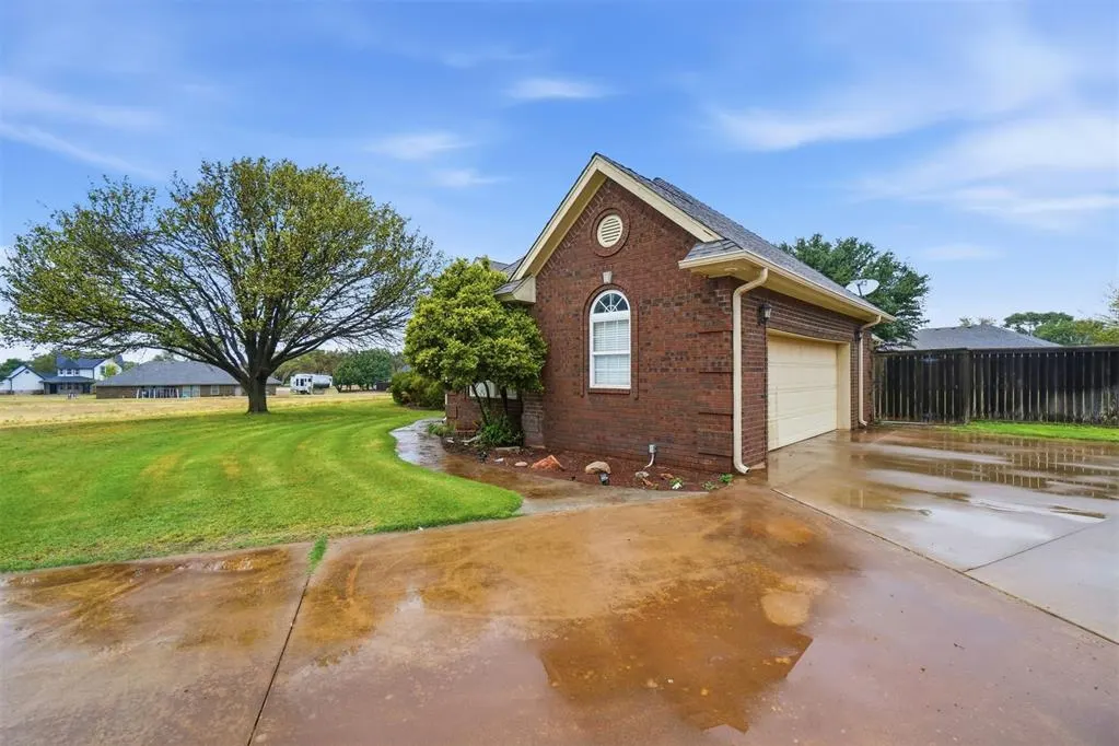 Photo 36 — 4 N Covey Street, Sayre, OK 73662