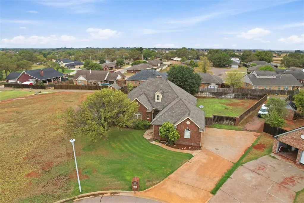 Photo 38 — 4 N Covey Street, Sayre, OK 73662
