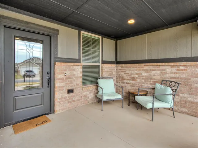 Photo 3 — 2424 Creekview Trail, Moore, OK 73160