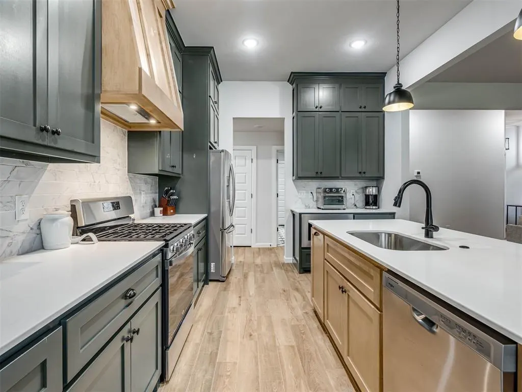 Photo 10 — 2424 Creekview Trail, Moore, OK 73160