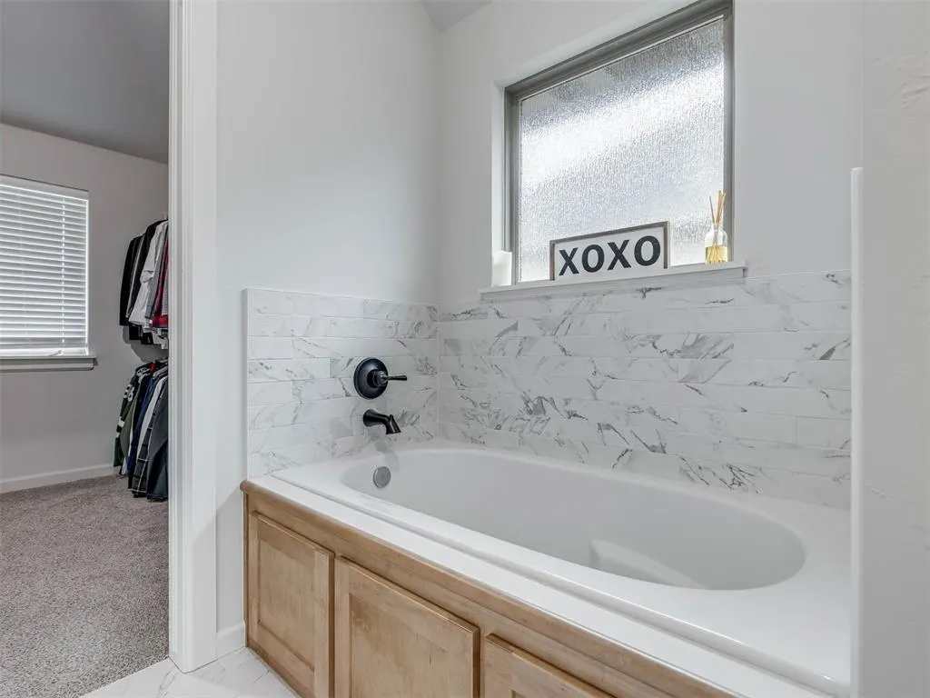 Photo 17 — 2424 Creekview Trail, Moore, OK 73160