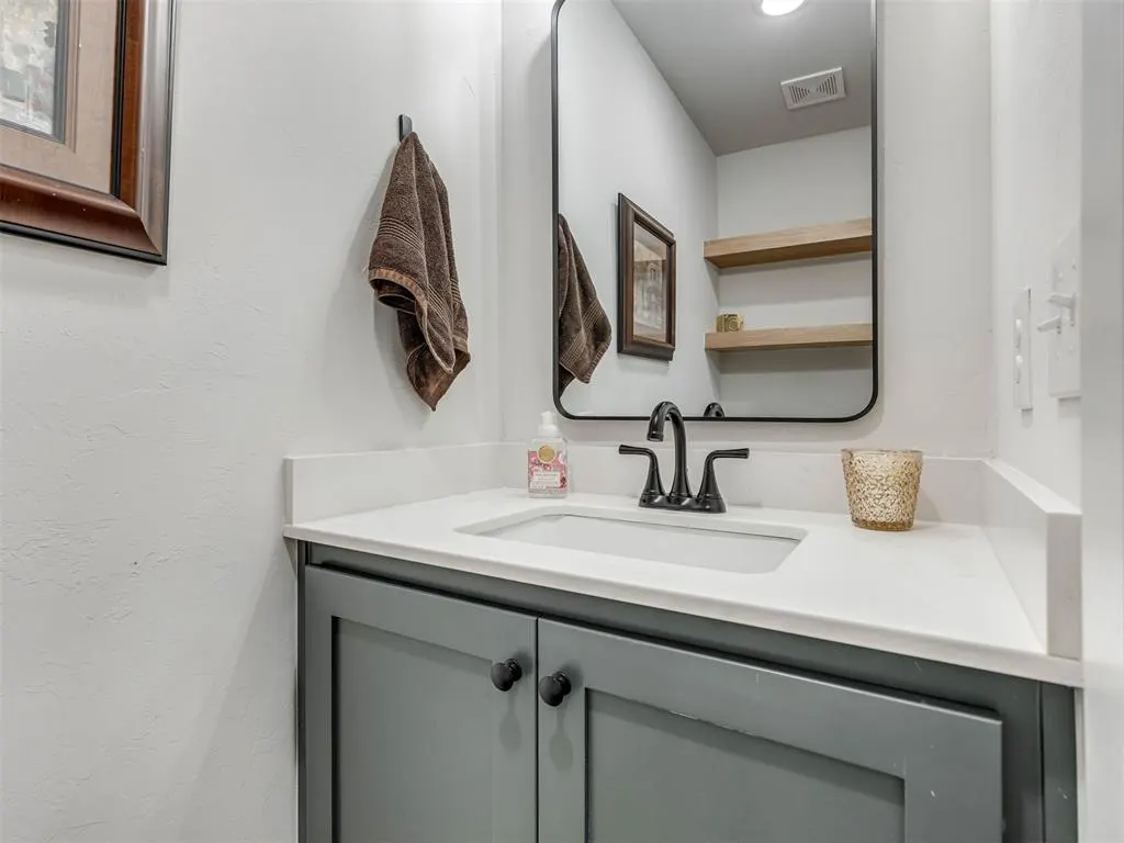 Photo 34 — 2424 Creekview Trail, Moore, OK 73160