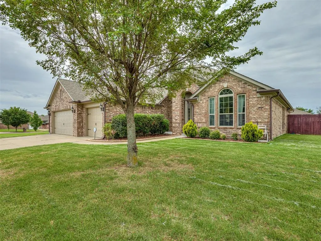 Photo 3 — 18501 El Greco Drive, Edmond, OK 73012