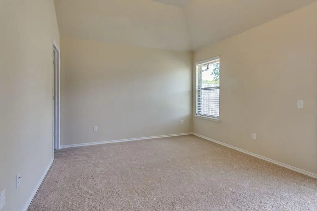 Photo 5 — 804 Stag Trail, Edmond, OK 73012