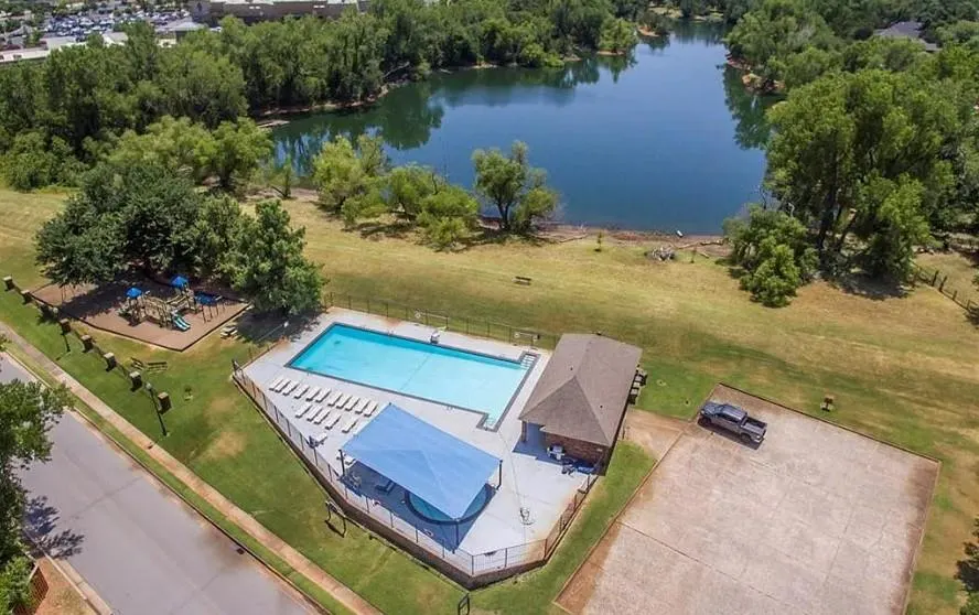 Photo 32 — 716 Fox Bend Trail, Edmond, OK 73034