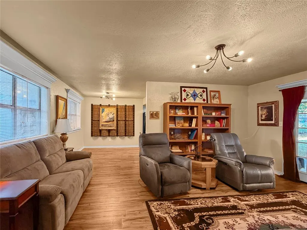 Photo 4 — 213 S 6th Street, Noble, OK 73068