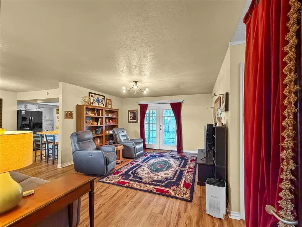 Photo 5 — 213 S 6th Street, Noble, OK 73068