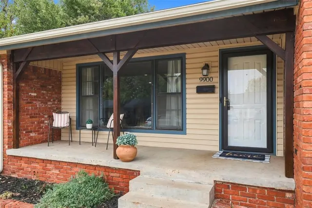 Photo 2 — 9900 Chesterton Place, The Village, OK 73120