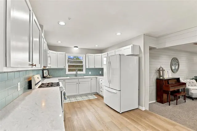 Photo 6 — 9900 Chesterton Place, The Village, OK 73120