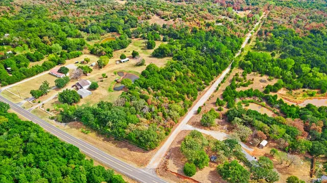Photo 2 — 21152 Owens Drive, Luther, OK 73054