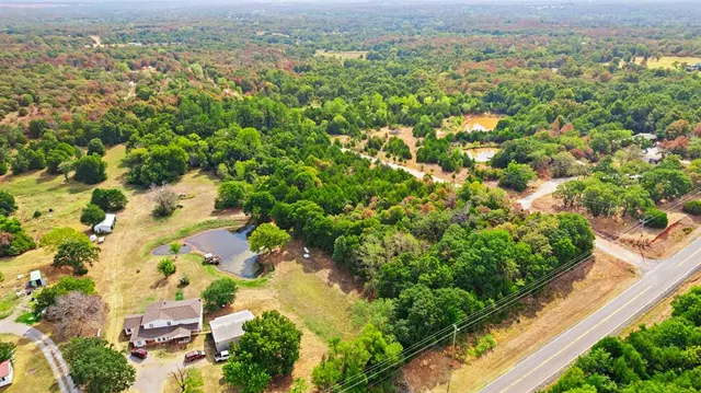 Photo 4 — 21152 Owens Drive, Luther, OK 73054