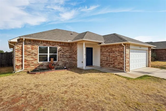 Photo 3 — 11105 NW 98th Street, Yukon, OK 73099