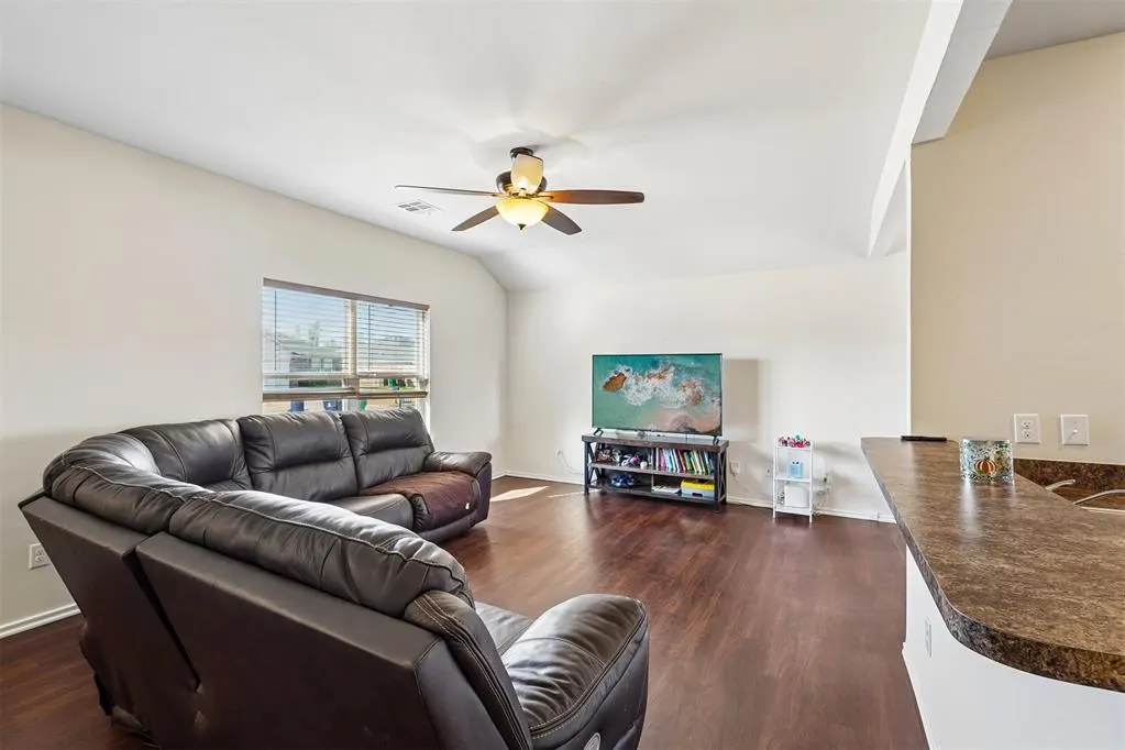 Photo 8 — 11105 NW 98th Street, Yukon, OK 73099