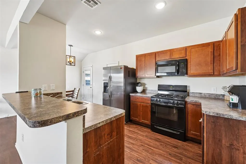 Photo 13 — 11105 NW 98th Street, Yukon, OK 73099