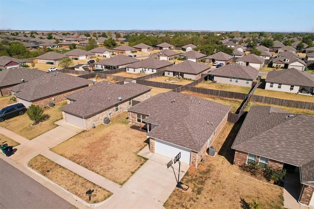 Photo 35 — 11105 NW 98th Street, Yukon, OK 73099