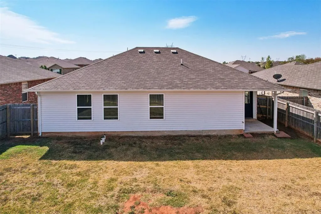 Photo 43 — 11105 NW 98th Street, Yukon, OK 73099