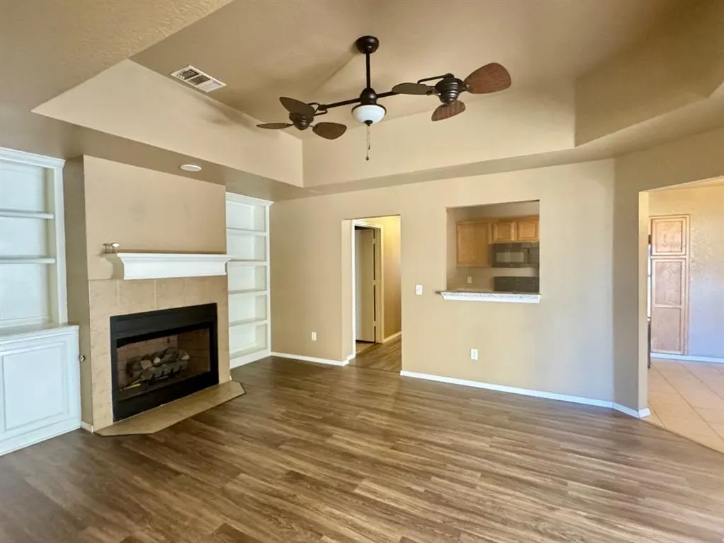 Photo 2 — 421 Sterling Pointe Way, Edmond, OK 73003
