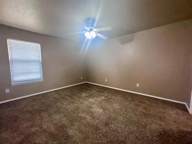 Photo 7 — 421 Sterling Pointe Way, Edmond, OK 73003