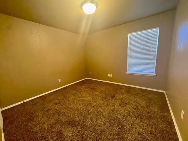 Photo 8 — 421 Sterling Pointe Way, Edmond, OK 73003