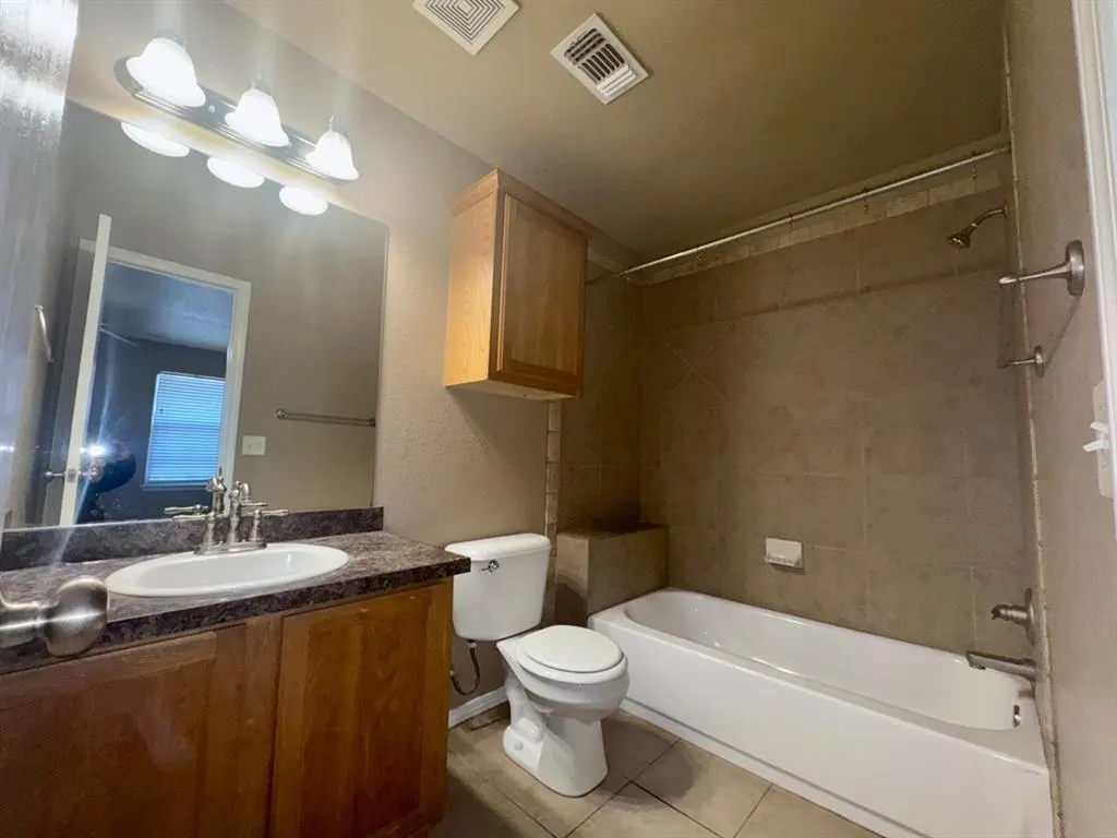 Photo 10 — 421 Sterling Pointe Way, Edmond, OK 73003