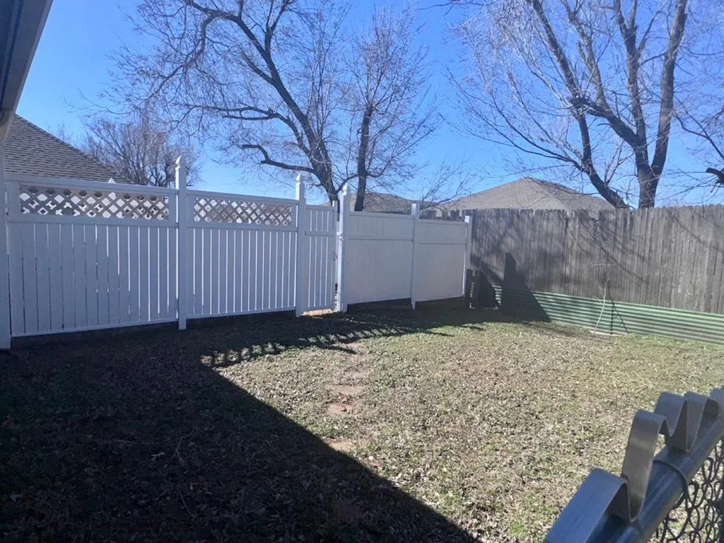 Photo 14 — 421 Sterling Pointe Way, Edmond, OK 73003