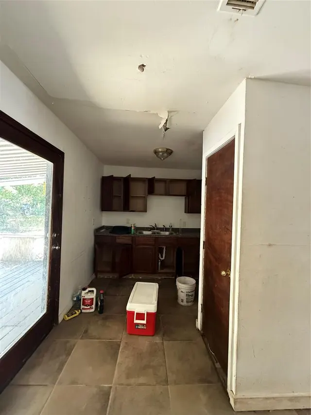 Photo 7 — 3241 SW 45th Street, Oklahoma City, OK 73119