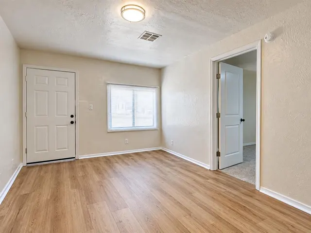 Photo 6 — 6114 Jacks Avenue, Oklahoma City, OK 73149