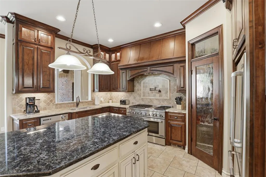 Photo 5 — 4301 Slate Bridge Road, Edmond, OK 73034