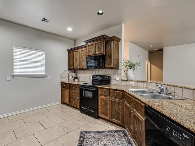 Photo 7 — 2613 NE 129th Street, Oklahoma City, OK 73013