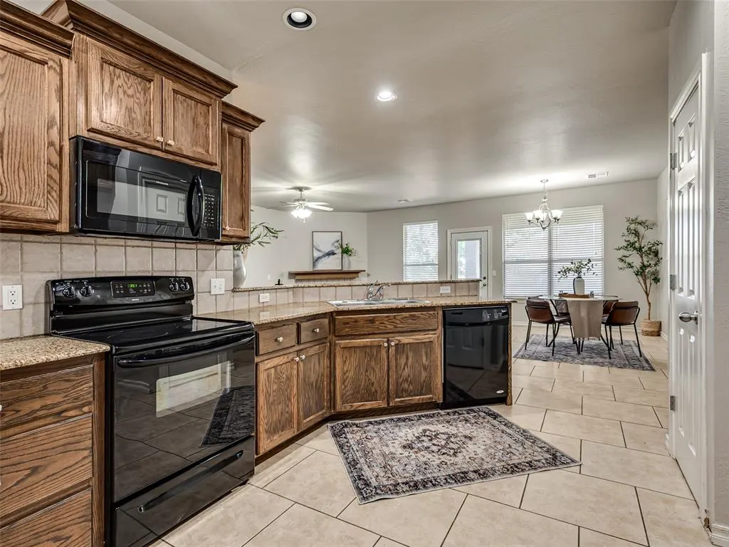 Photo 10 — 2613 NE 129th Street, Oklahoma City, OK 73013