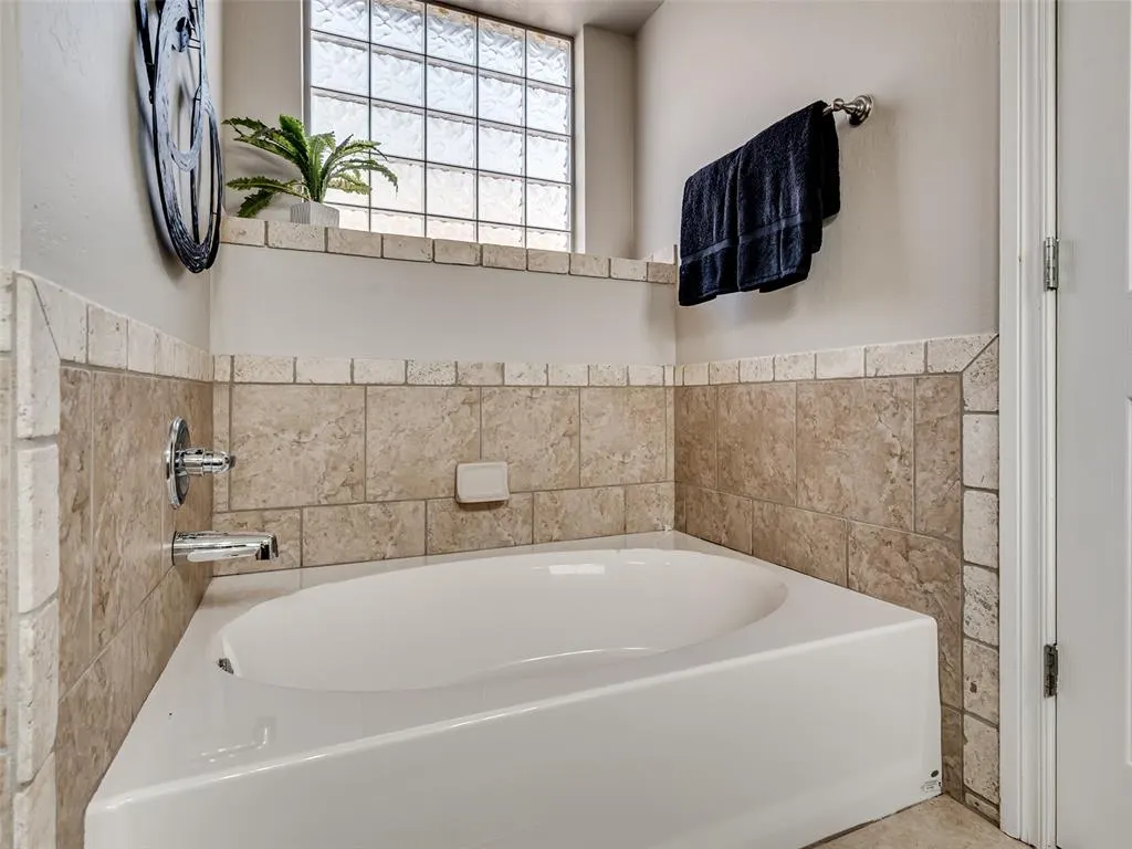 Photo 17 — 2613 NE 129th Street, Oklahoma City, OK 73013