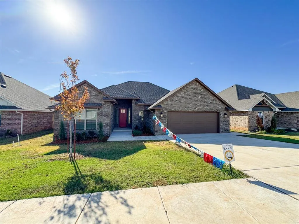 Front exterior — 2904 Summit Hollow Circle, Norman, OK 73071