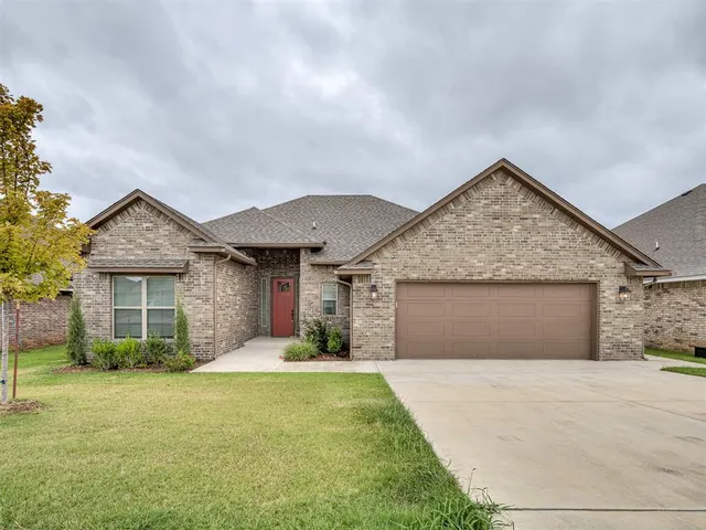 Photo 3 — 2904 Summit Hollow Circle, Norman, OK 73071