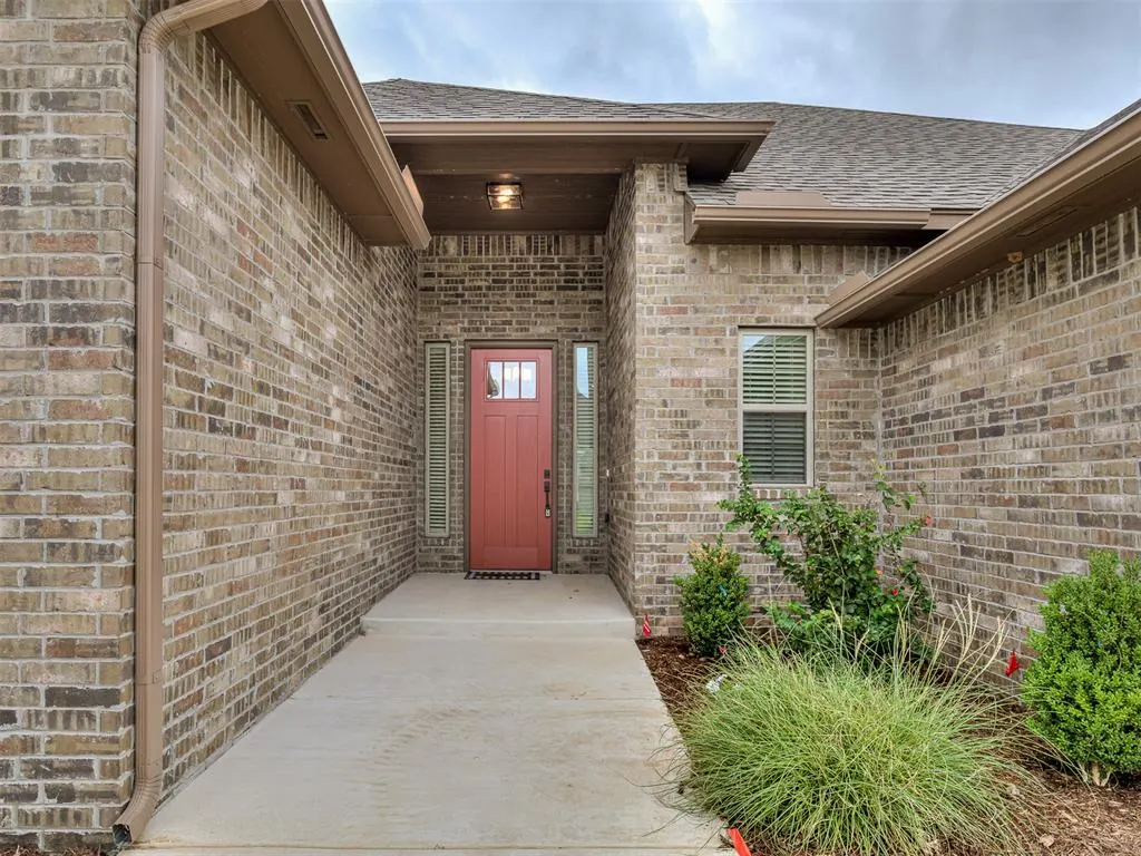 Photo 7 — 2904 Summit Hollow Circle, Norman, OK 73071