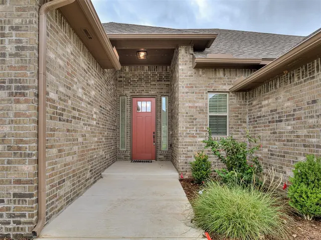 Photo 7 — 2904 Summit Hollow Circle, Norman, OK 73071