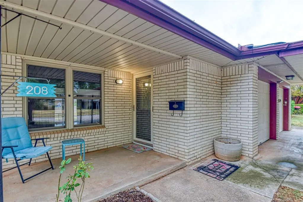 Photo 6 — 208 NE 18th Street, Moore, OK 73160