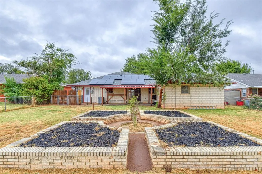 Photo 34 — 208 NE 18th Street, Moore, OK 73160