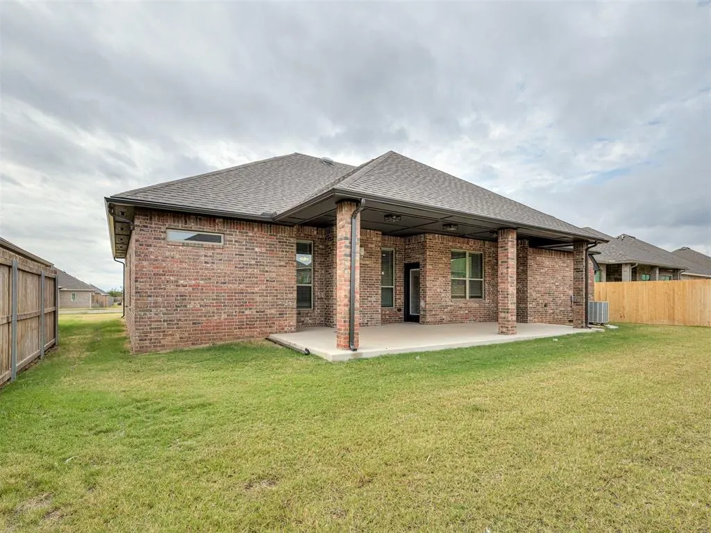 Photo 39 — 2913 Summit Hollow Circle, Norman, OK 73071