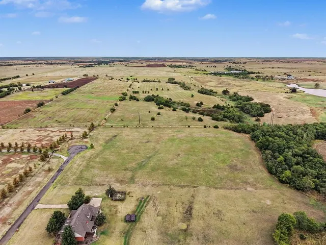 Photo 3 — 8626 Elk Alley, Guthrie, OK 73044