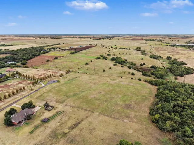 Photo 4 — 8626 Elk Alley, Guthrie, OK 73044
