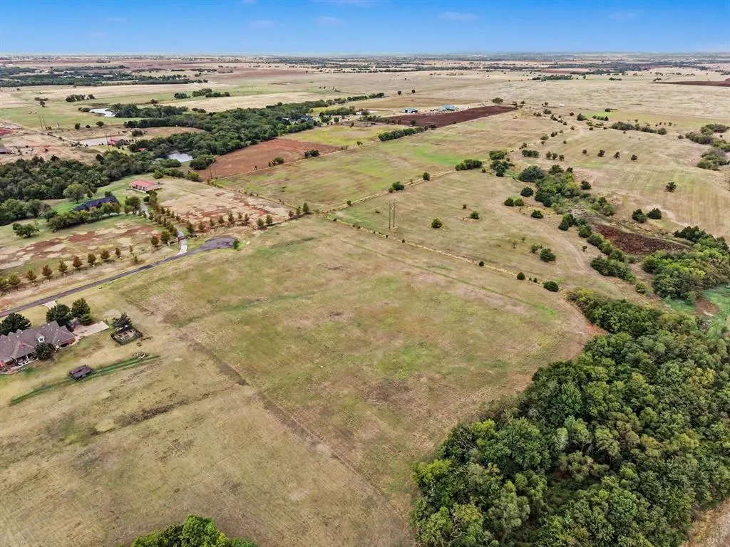 Photo 5 — 8626 Elk Alley, Guthrie, OK 73044
