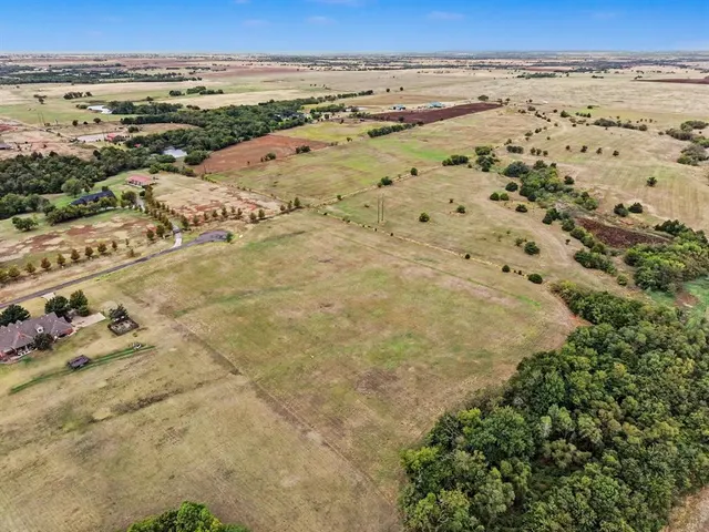 Photo 5 — 8626 Elk Alley, Guthrie, OK 73044