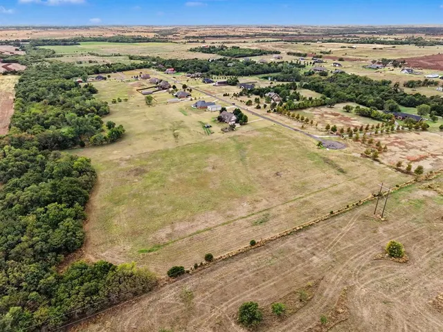 Photo 7 — 8626 Elk Alley, Guthrie, OK 73044