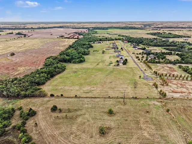 Photo 8 — 8626 Elk Alley, Guthrie, OK 73044