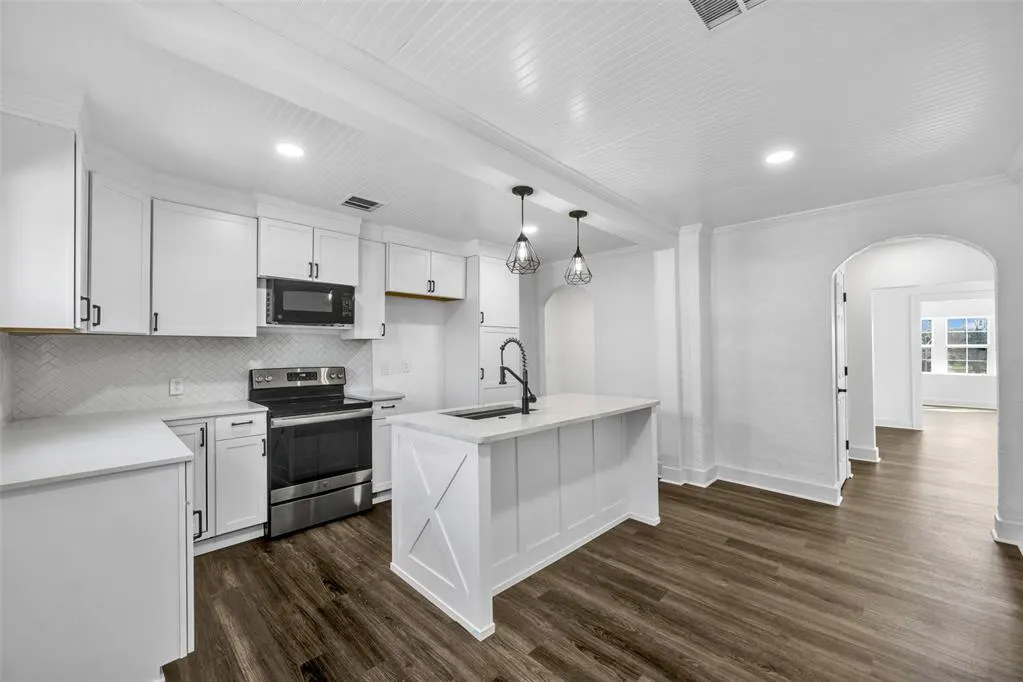 Photo 4 — 1301 N McKinley Avenue, Oklahoma City, OK 73106