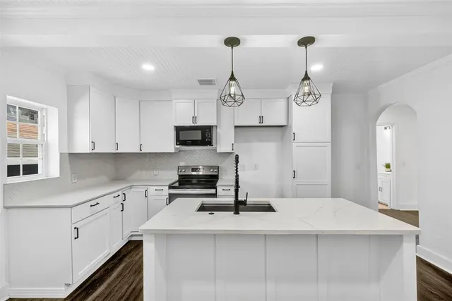 Photo 5 — 1301 N McKinley Avenue, Oklahoma City, OK 73106